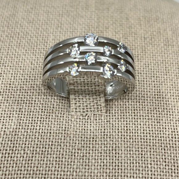 Vintage Sparkling Multi-Band Sterling Silver Ring with CZ Accents – Size 7 - Picture 3 of 14